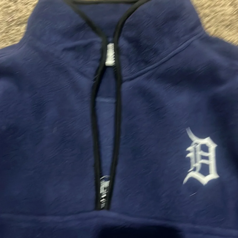 Men’s Old English D Quarter Zip - Picture 2 of 4